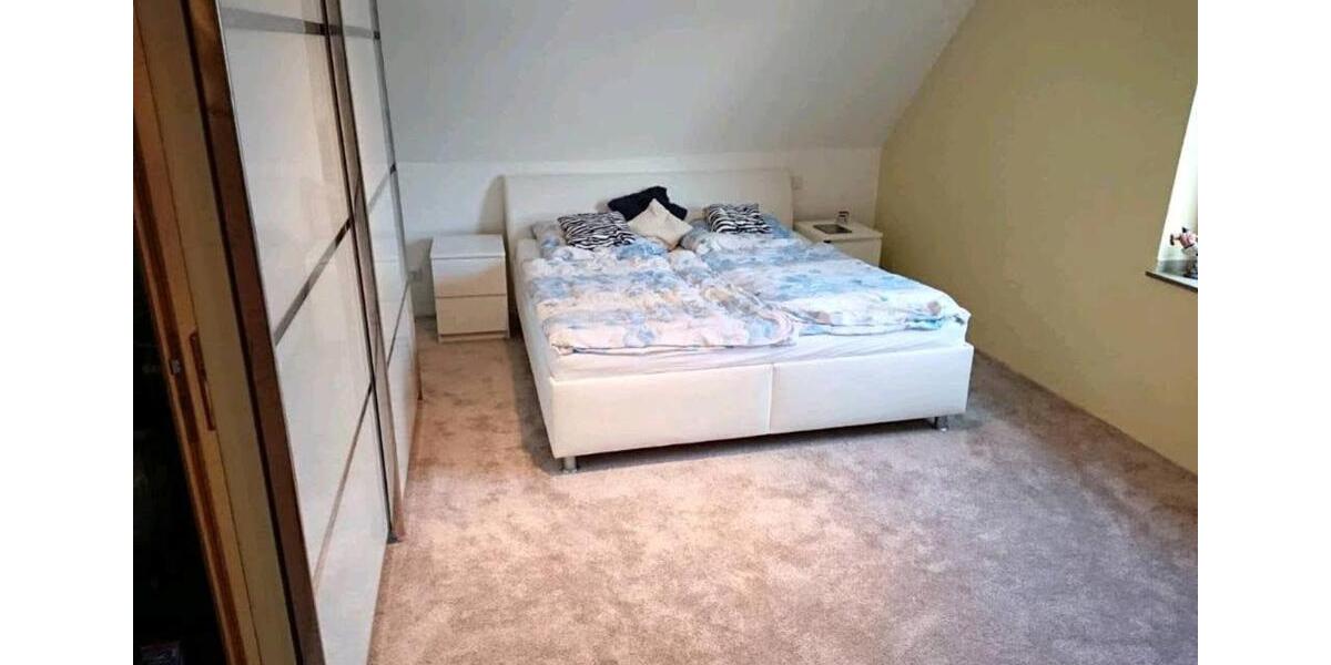 Dachgeschoßwohnung Wermelskirchen - 3.5 Zimmer, 60 m&sup2;, 132.000&euro; | Angebot:25887273