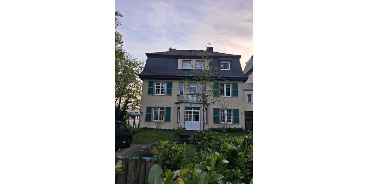 Etagenwohnung Bonn Beuel-Mitte - 4 Zimmer, 117 m&sup2;, 465.000&euro; | Angebot:26460314