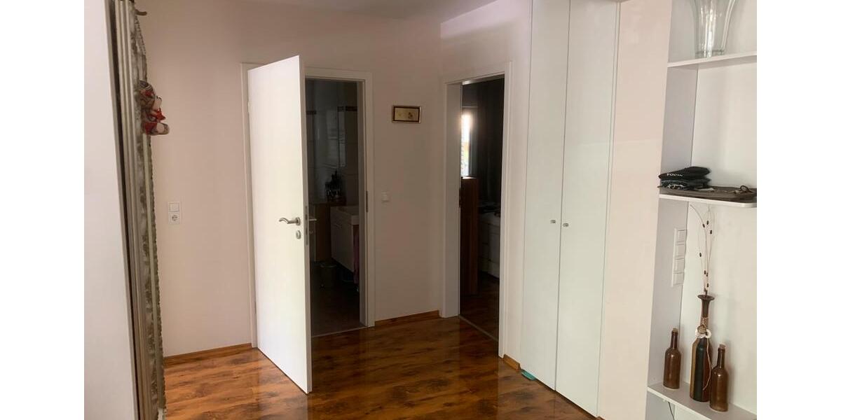 Etagenwohnung Bonn Friesdorf - 3 Zimmer, 85 m&sup2;, 1.780&euro; | Angebot:25175262