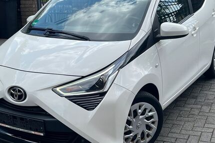 Toyota Aygo (X) 135.600 km 7.999 &euro; Bergisch Gladbach 51469
