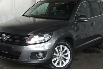 VW Tiguan LIFE BMT NAVI AHK PARKPILOT SHZ BLUETOOTH 124.710 km 12.304 &euro; Köln 50858