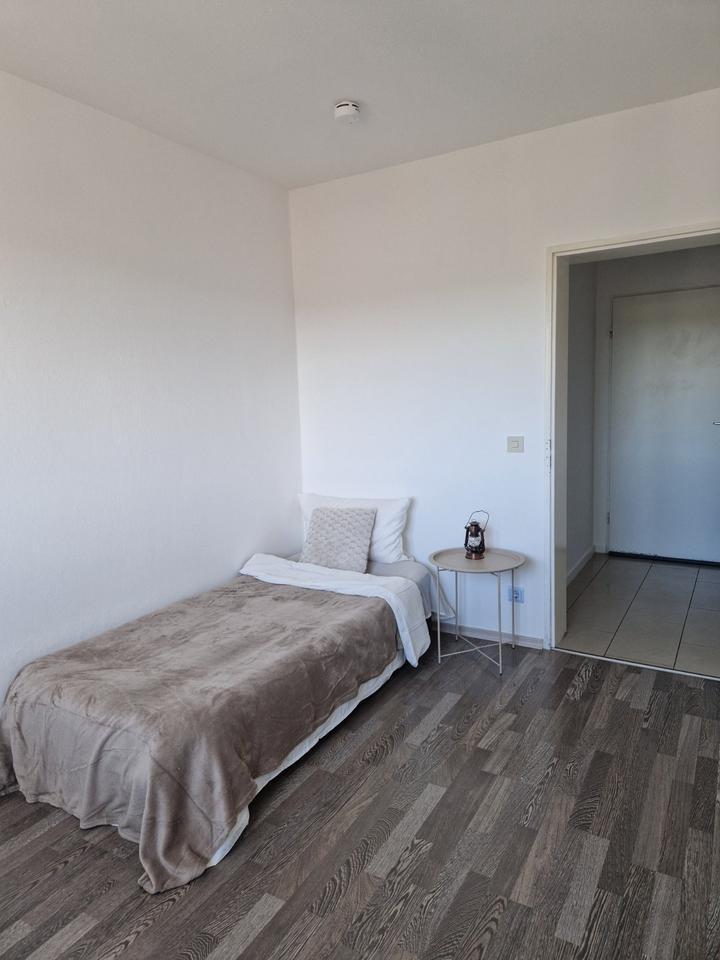 Modern & bezugsbereit: 3-Zimmer-Wohnung mit Balkon und Garage zimmer