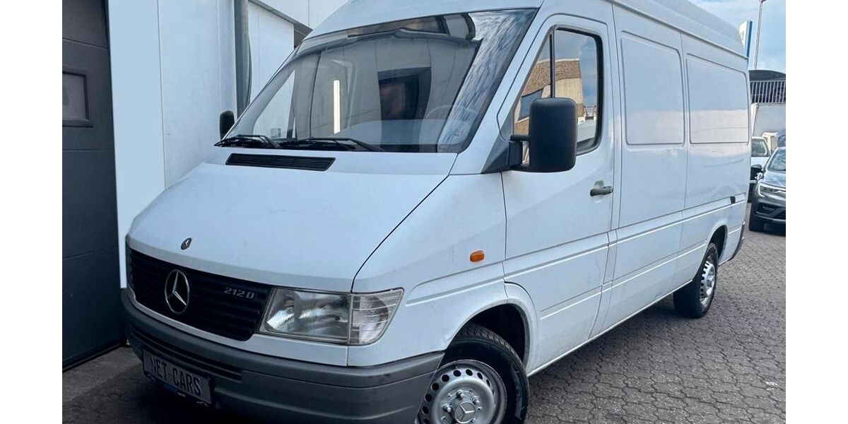 Mercedes-Benz Sprinter 223.000 km 9.950 &euro; Hilden 40721
