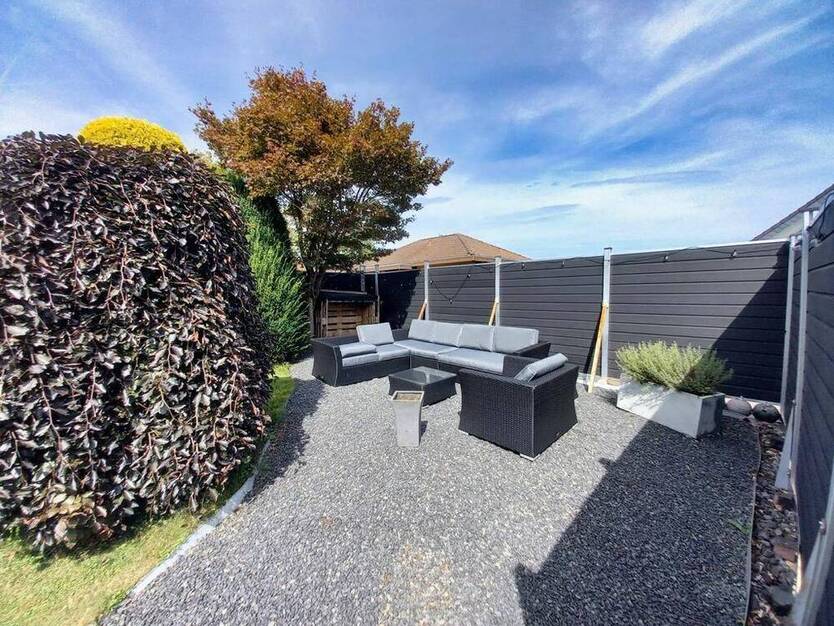 CITYHOUSE: Freistehendes Einfamilienhaus mit Traumgarten, Wintergarten, Kamin, Sauna und Garage