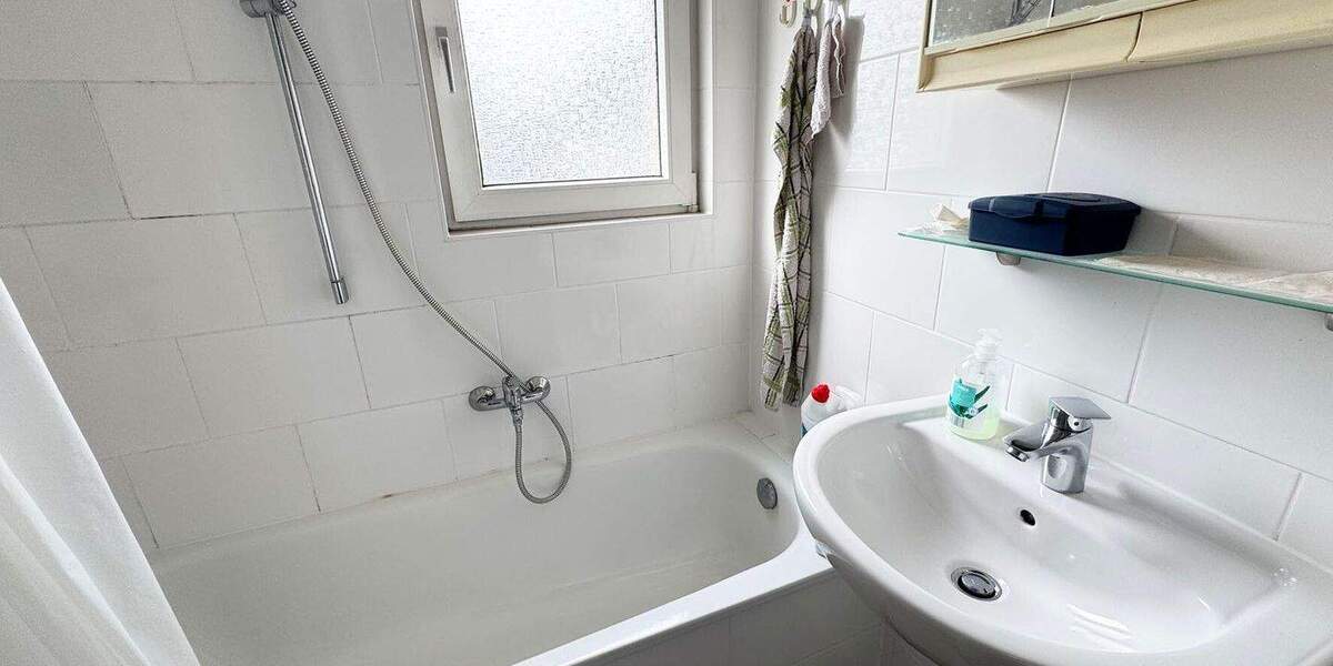 Reihenmittelhaus Köln Sürth - 7 Zimmer, 104 m&sup2;, 475.000&euro; | Angebot:25709852