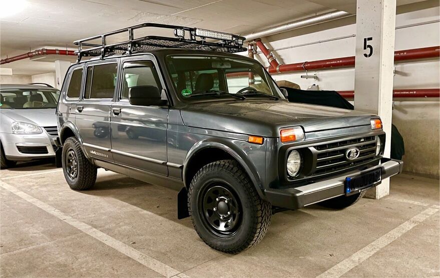 Lada Niva 9.500 km 18.250 € Köln 50823
