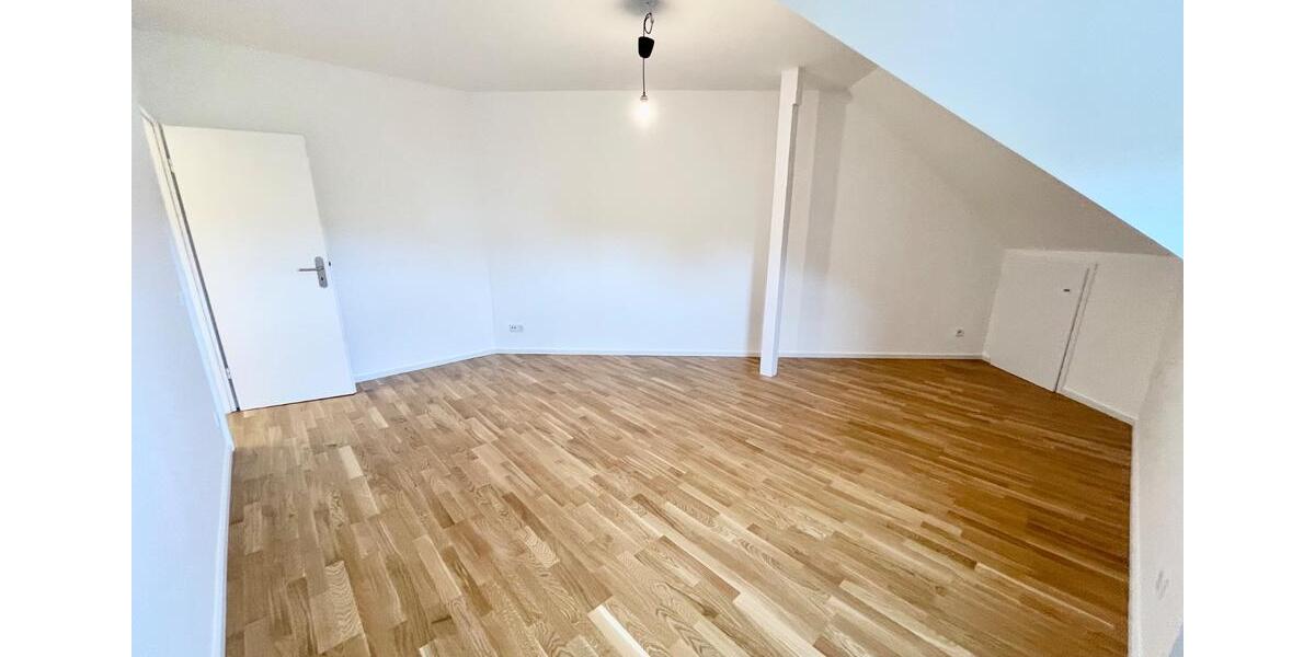 Dachgeschoßwohnung Solingen Burg - 3 Zimmer, 80 m&sup2;, 899&euro; | Angebot:25831726