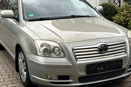 Toyota Avensis 159.000 km 4.990 € Köln 51145