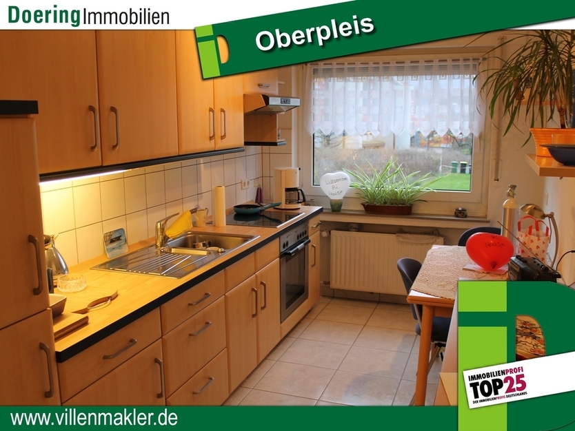 Oberpleis: 2 Mehrfamilienhäuser mit insg. 12 Wohnungen und 8 Garagen