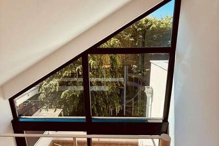 Wohnung Köln Weiden - 2.5 Zimmer, 92 m&sup2;, 1.656&euro; | Angebot:27080702