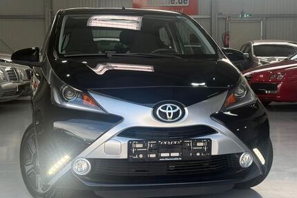 Toyota Aygo (X) 18.420 km 8.100 &euro; Rommerskirchen 41569