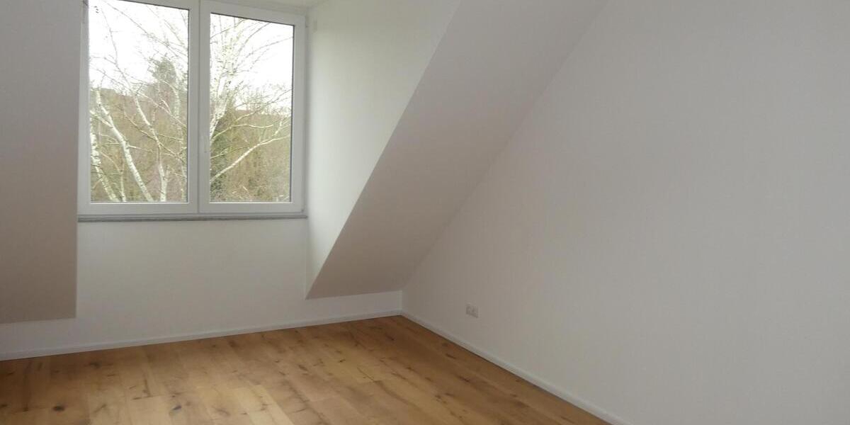 Neue helle Dachgeschoßwohnung mit moderner Heiztechnik im Energiesparhaus Bonn-Endenich - Dachgeschoßwohnung Bonn Dransdorf | Angebot:24049039