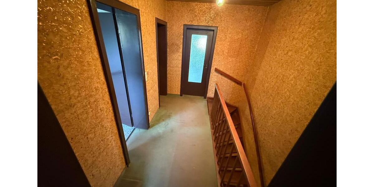 Doppelhaushälfte Köln Ehrenfeld - 5 Zimmer, 150 m&sup2;, 350.000&euro; | Angebot:24852009