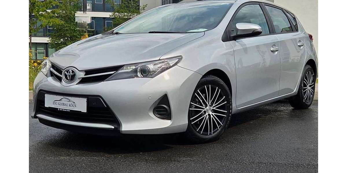 Toyota Auris 109.000 km 8.900 &euro; Köln 51107