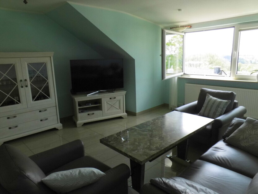 4 Fam.-Haus mit 2 Garagen in Remscheid - West 10 zimmer