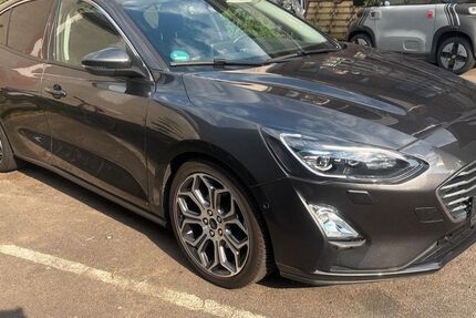 Ford Focus 83.000 km 11.900 &euro; Frechen 50226