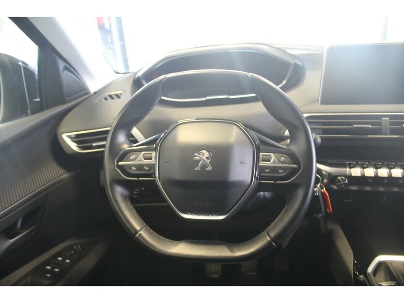 Peugeot 3008 PureTech 130 Stop&Start Crossway 39.028 km 14.980 € Euskirchen 53881