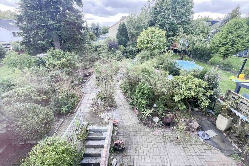 Reihenendhaus mit großem Garten und Garage in Toplage - bereit für Ihre Ideen!