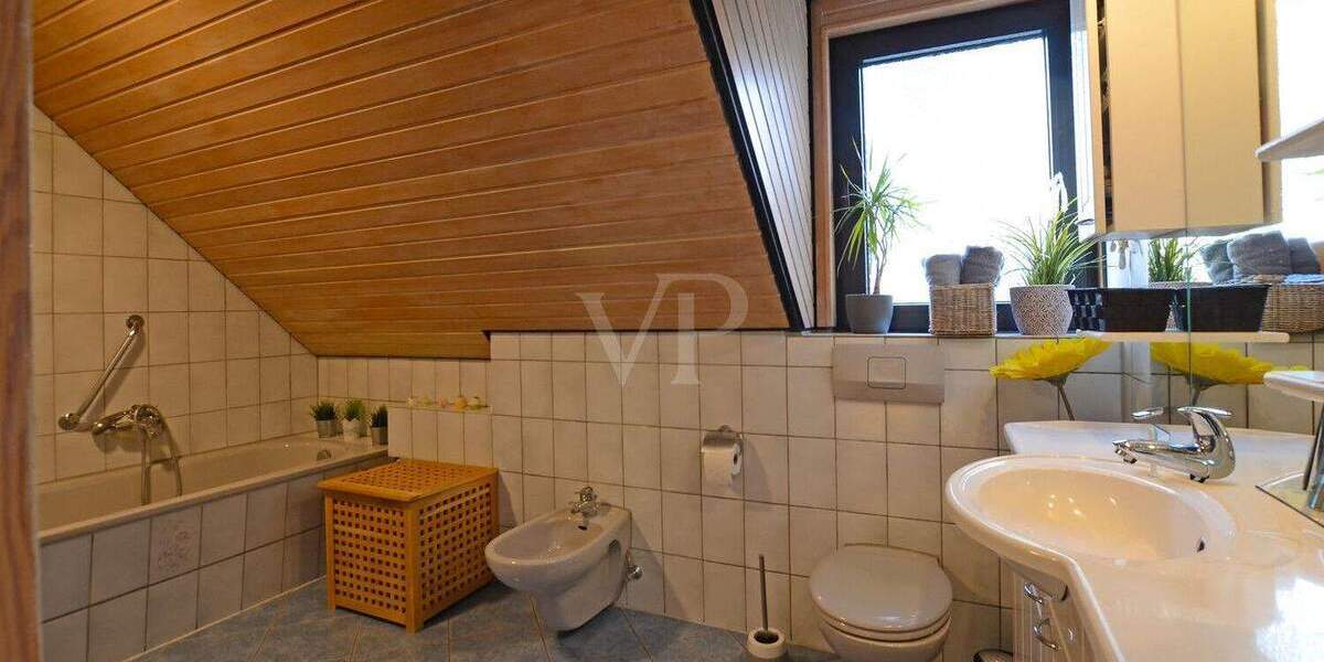 Mehrfamilienhaus, Wohnhaus Langenfeld Immigrath - 8 Zimmer, 233 m&sup2;, 699.000&euro; | Angebot:24701682