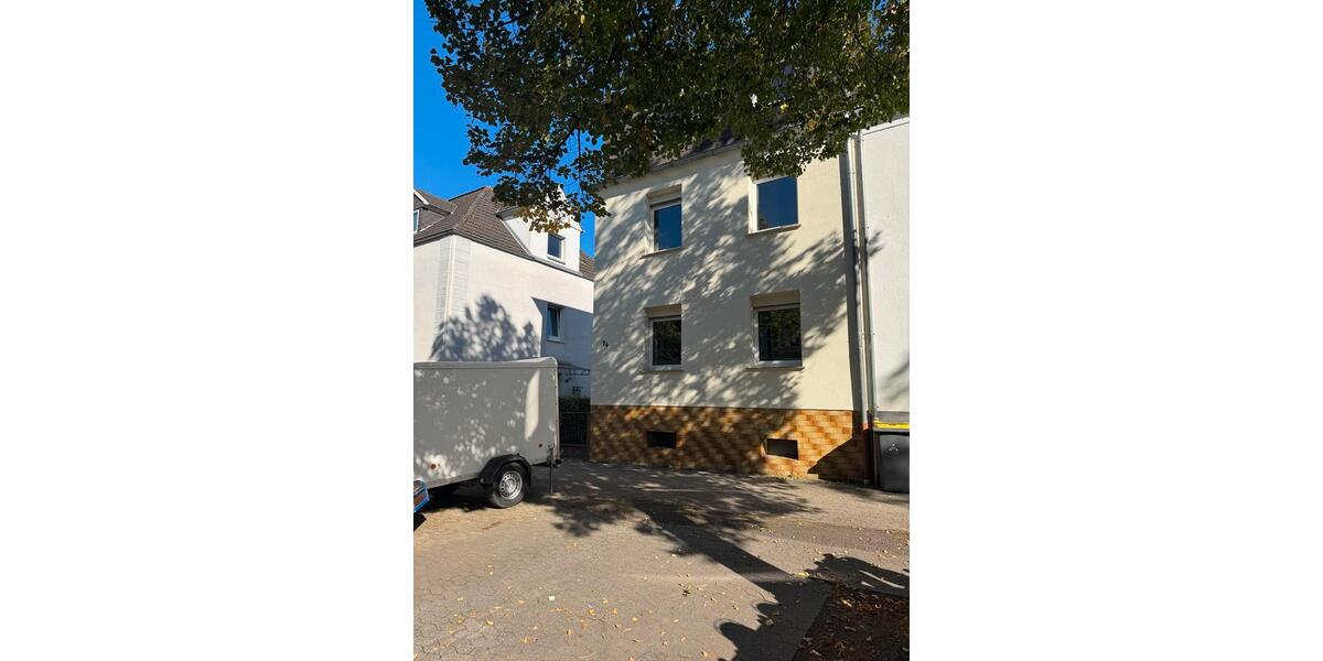 Doppelhaushälfte Siegburg - 7 Zimmer, 180 m&sup2;, 1.600&euro; | Angebot:25237395