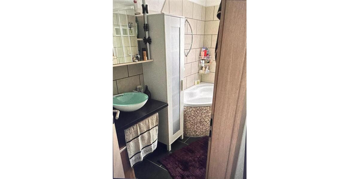 Dachgeschoßwohnung Bergisch Gladbach Gronau - 3 Zimmer, 70 m&sup2;, 1.100&euro; | Angebot:25274240