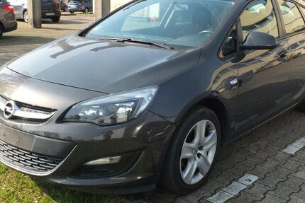 Opel Astra ACTIVE KLIMAANLAGE 17 ZOLL LMF TEMPOMAT 92.855 km 7.250 &euro; Köln 50858