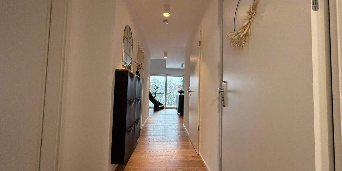 Wunderschöne Maisonette-Whg. in Alt-Junkersdorf mit Loggia - Anfragen per E-Mail - 4 zimmer