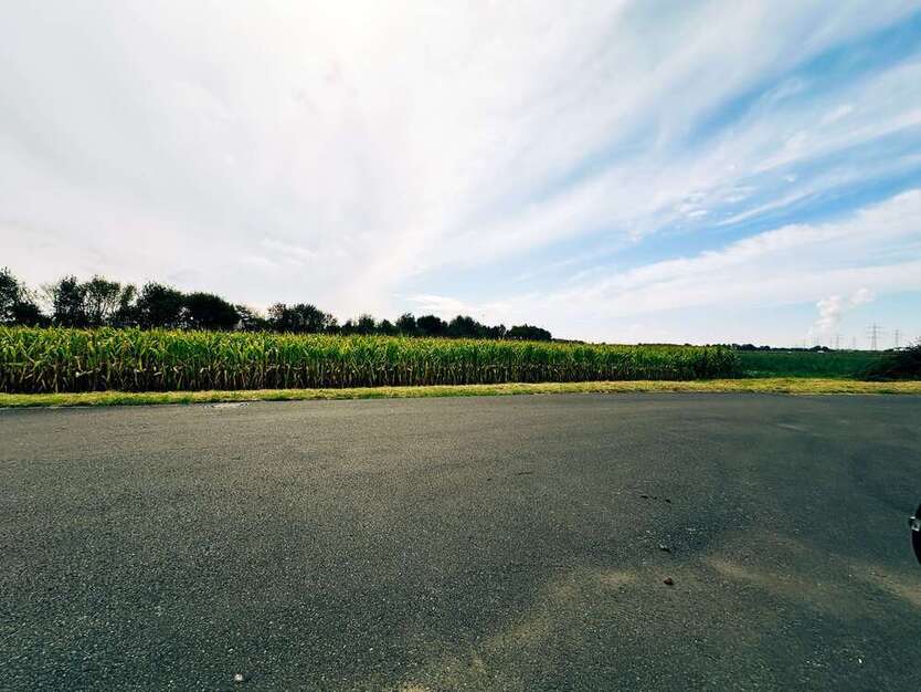 Grundstück in Dormagen 165.000 € 12690 m²