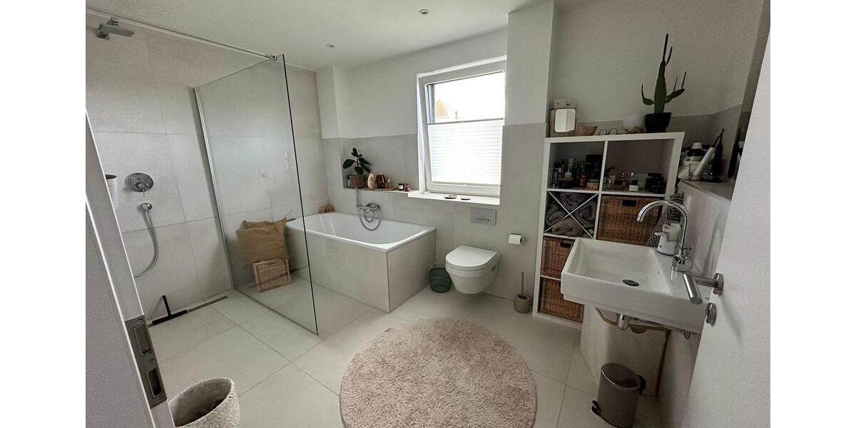 Dachgeschoßwohnung Bergheim Ahe - 3.5 Zimmer, 119 m&sup2;, 1.550&euro; | Angebot:25363948