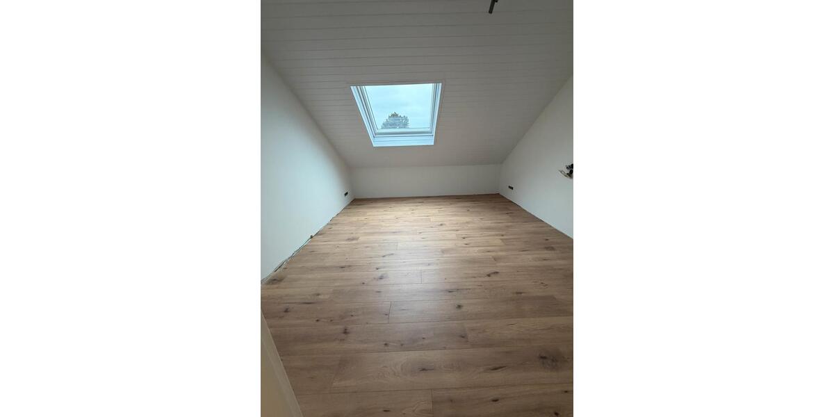 Einfamilienhaus Niederkassel - 6 Zimmer, 120 m&sup2;, 1.800&euro; | Angebot:24833348