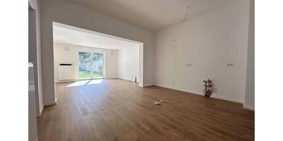Erdgeschoßwohnung Köln Kalk - 2 Zimmer, 83 m&sup2;, 1.245&euro; | Angebot:26061620