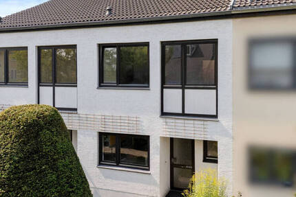 Split-Level trifft Reihennmittelhaus - wohnen mit Stil und Ausblick