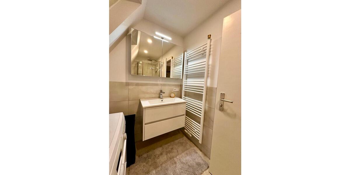 Dachgeschoßwohnung Köln Nippes - 2 Zimmer, 55 m&sup2;, 1.330&euro; | Angebot:25239858