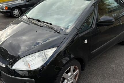 Mitsubishi Colt 104.000 km 2.650 &euro; Köln 50739