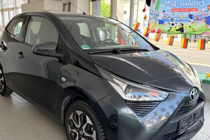 Toyota Aygo (X) 31.252 km 10.900 &euro; Troisdorf 53842
