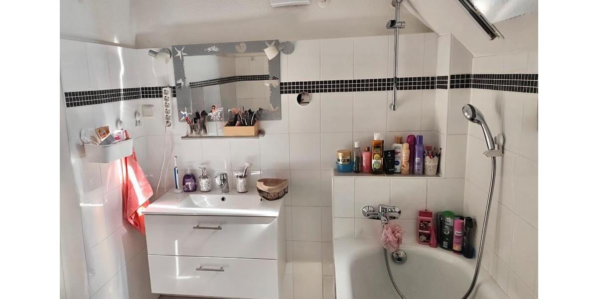 Dachgeschoßwohnung Solingen Wald - 2.5 Zimmer, 55 m&sup2;, 720&euro; | Angebot:26400660