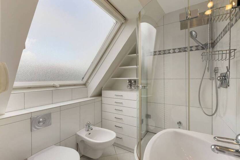 Haus-im-Haus: Maisonette in Top-Lage von Köln-Riehl!