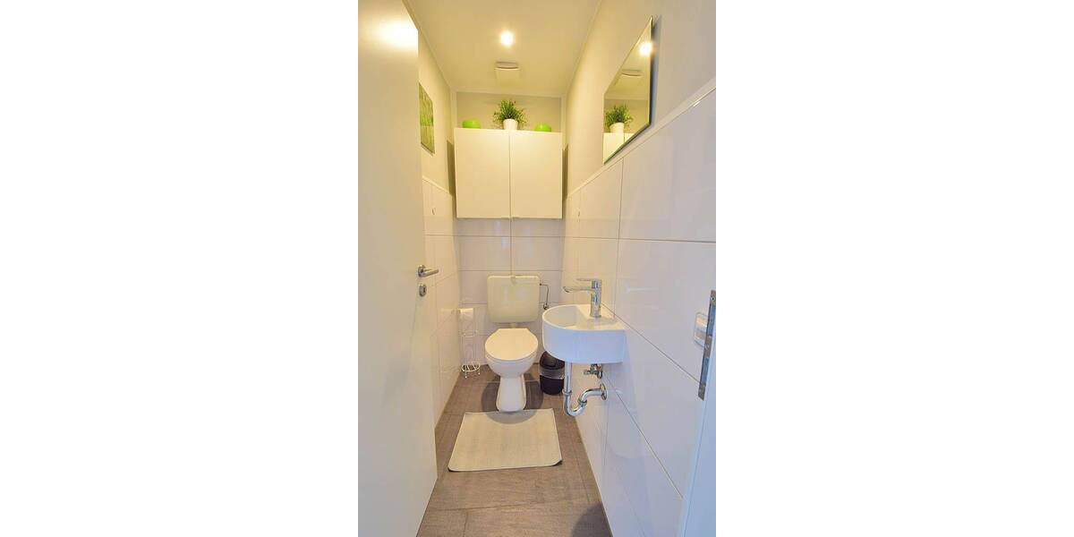 Kauf im Paket: 2 vermietete Wohnungen & 1 Garage in einem 3-Familienhaus in Bonn-Röttgen. 6 zimmer