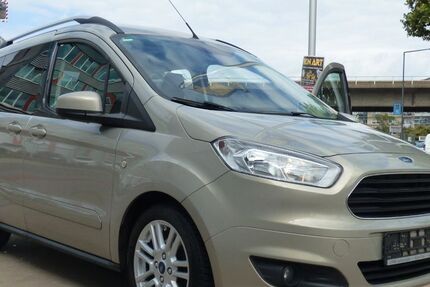 Ford Tourneo Courier 123.000 km 6.900 &euro; Köln 51105