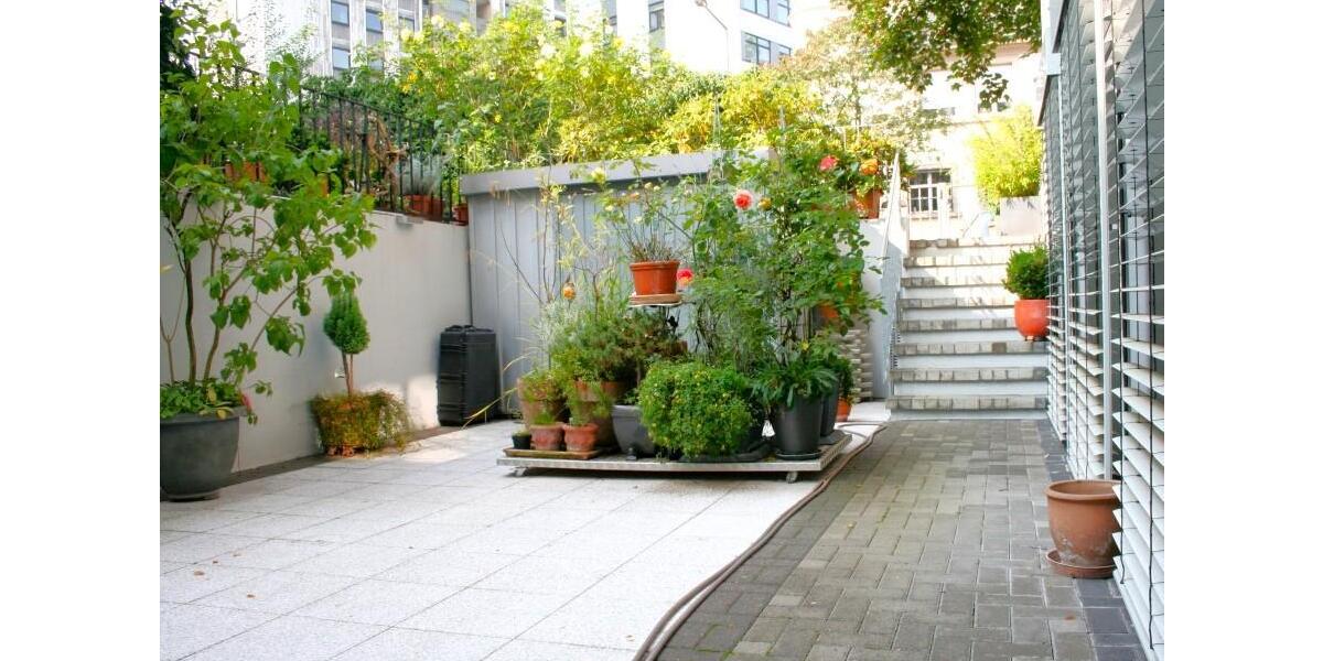 Köln, mitten drin - trotzdem absolut ruhig außergewöhnliche 2- bis 3-Zimmer Wohnung, ca. 100 m² große Terrasse und Stellplatz - Terrassenwohnung Köln Innenstadt | Angebot:26664145