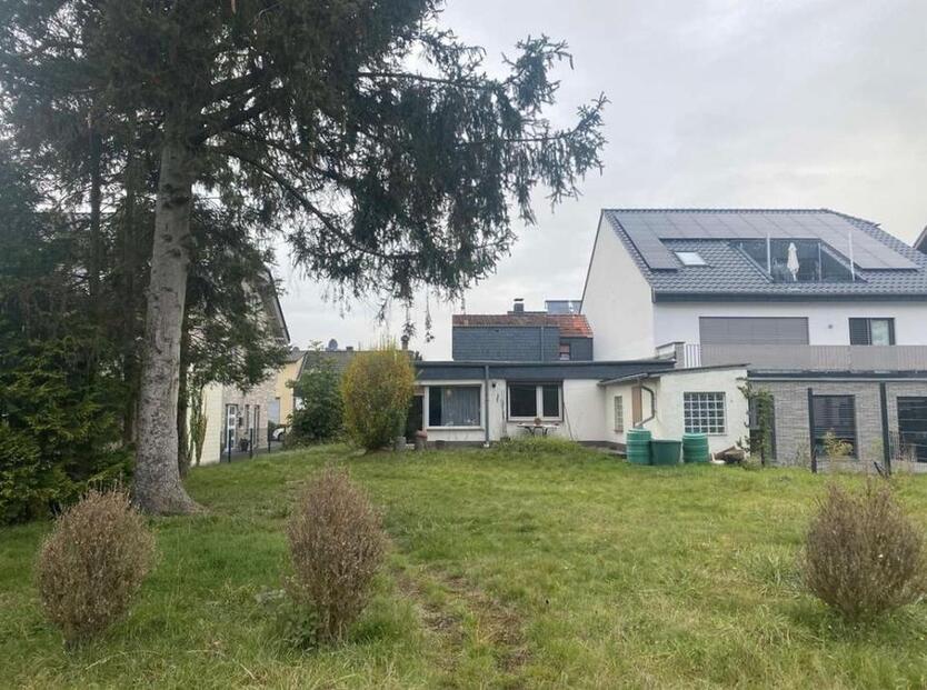 5-Zimmer-Haus mit Garten - 15 Min zum Hbf Köln