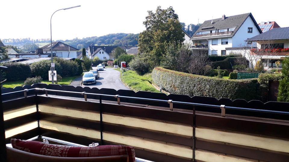 Von PRIVAT! Hell, ruhig, gepflegt, 4ZKDB, WC, SW-Balkon, 85qm!