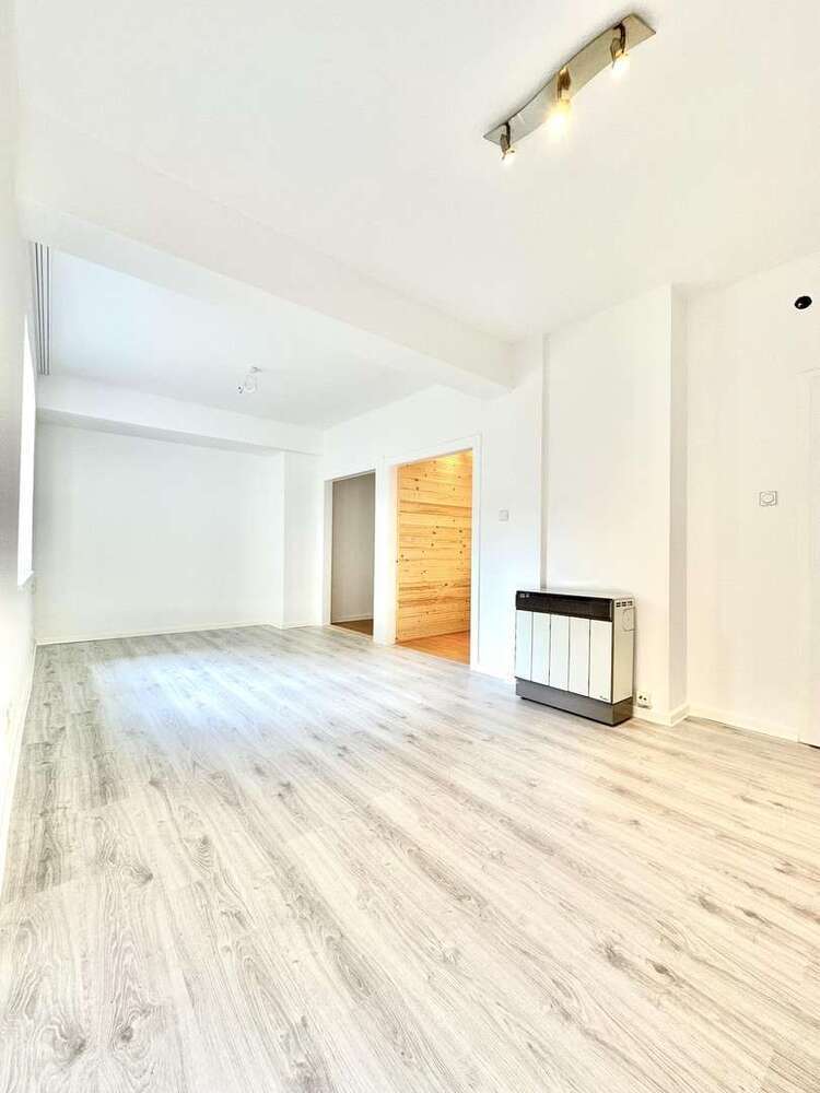 Wohnung zum Mieten in Düsseldorf 527 € 34 m²