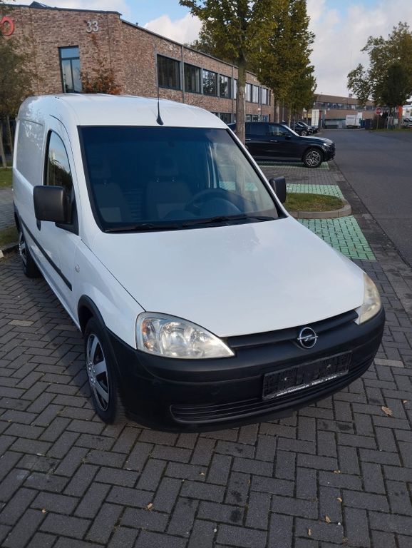 Opel Combo 134.000 km 3.350 € Düsseldorf 40229