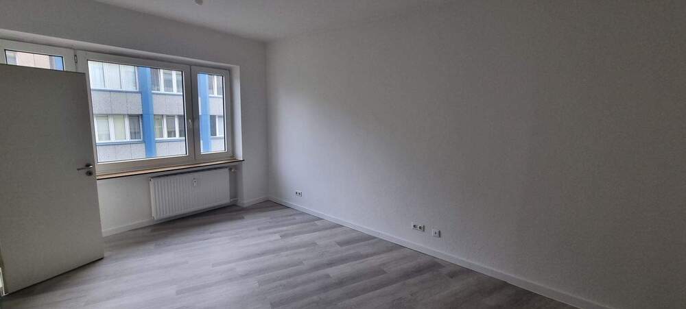 ELEGANTE + RENOVIERTE 2-Zimmer-Wohnung in DÜSSELDORF - FRIEDRICHSTADT