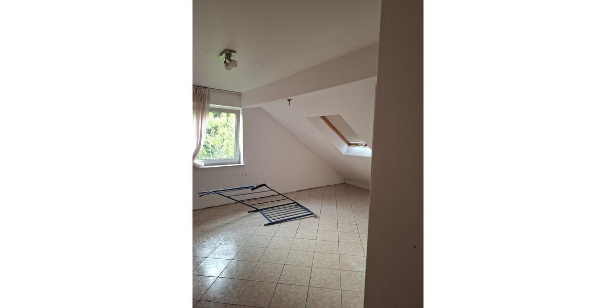 Dachgeschoßwohnung Overath - 4 Zimmer, 92 m&sup2;, 1.200&euro; | Angebot:27545648