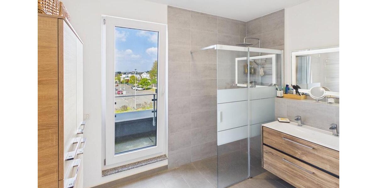 Dachgeschoßwohnung Pulheim - 4 Zimmer, 155 m&sup2;, 2.570&euro; | Angebot:26266804