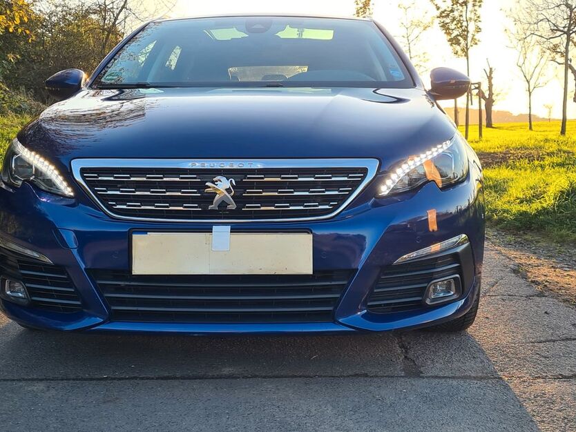 Peugeot 308 123.400 km 11.000 € Bonn 53121