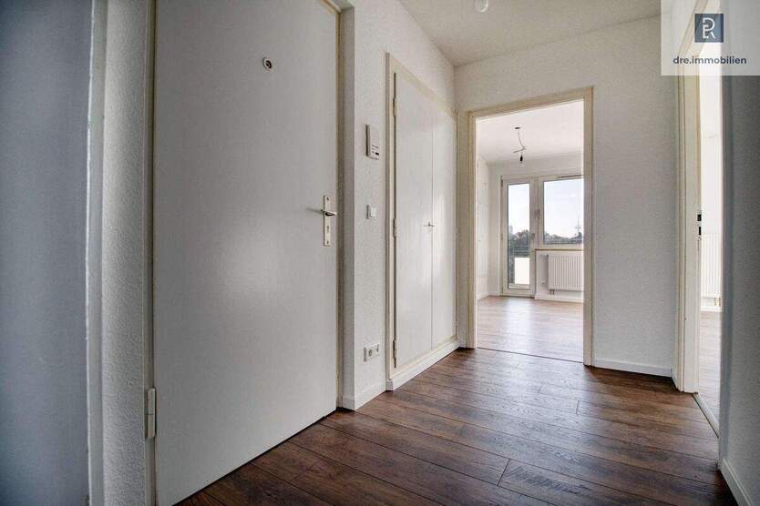 Köln-Nippes: Frisch renovierte, helle 2 Zimmer Dachgeschosswohnung mit großem Balkon 2 zimmer