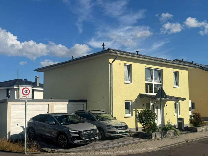 Modernes, neuw. Wohnhaus in Niederkassel - Doppelgarage und schönem Garten - geringe Heizkosten! 4 zimmer